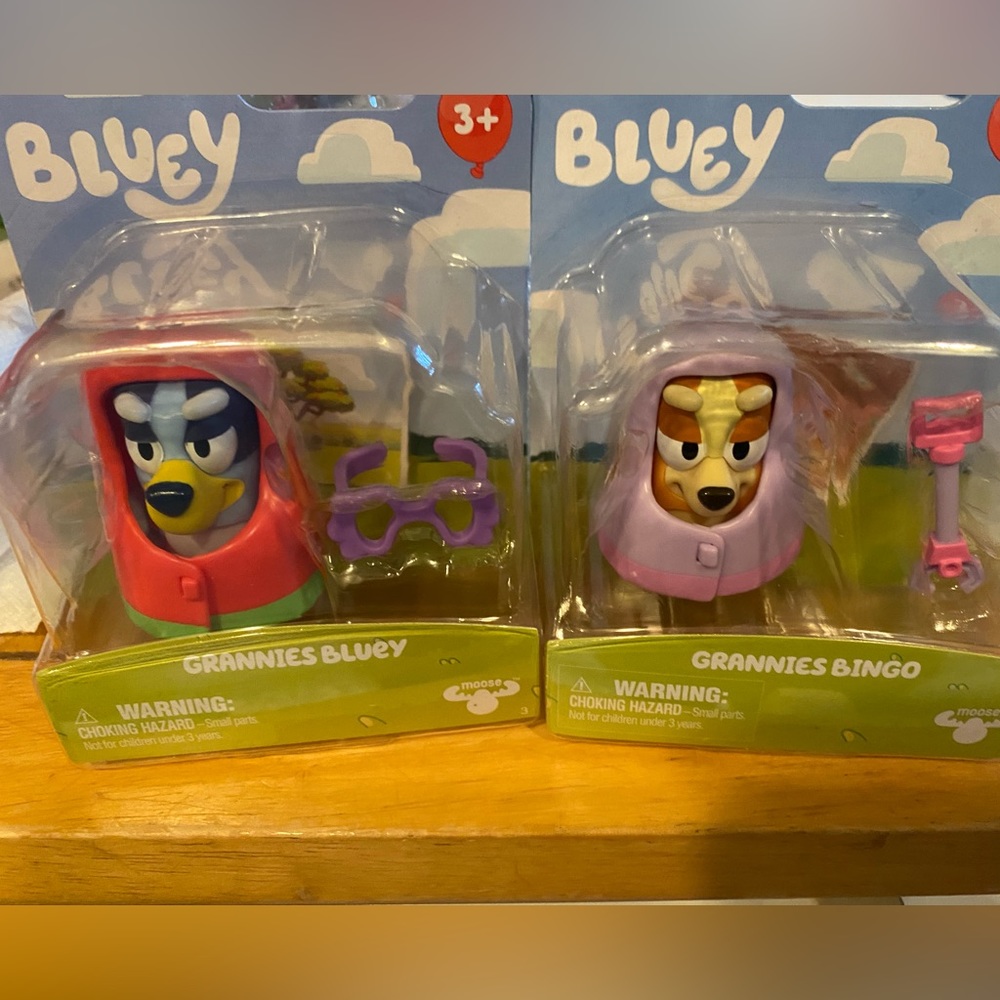 “Grannies” Bluey & Bingo Figurine Set